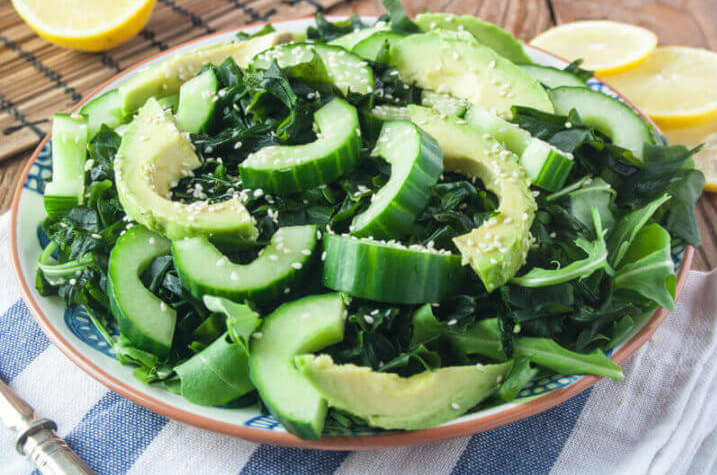 Avocado wakame salade