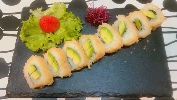 Deep-fried avocado maki